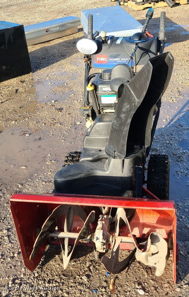 image for item JW9850 Toro Powermax 828OXE  snow blower