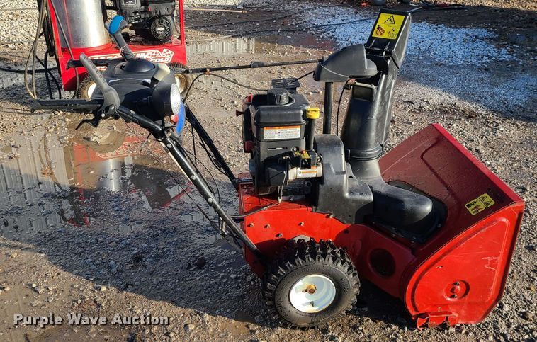 image for item JW9850 Toro Powermax 828OXE  snow blower