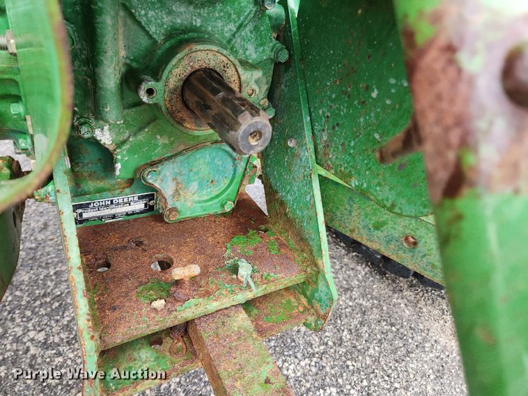 image for item KT9528 1996 John Deere 1070  tractor