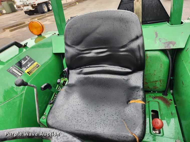 image for item KT9528 1996 John Deere 1070  tractor