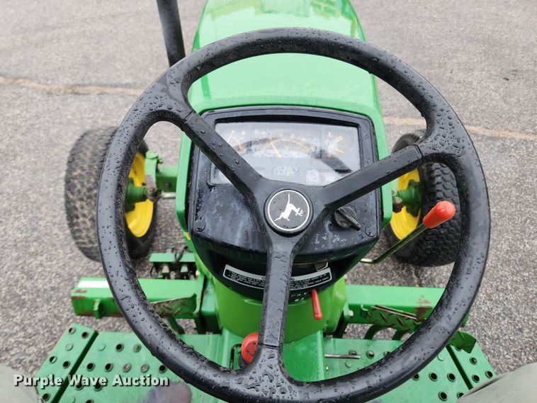 image for item KT9528 1996 John Deere 1070  tractor