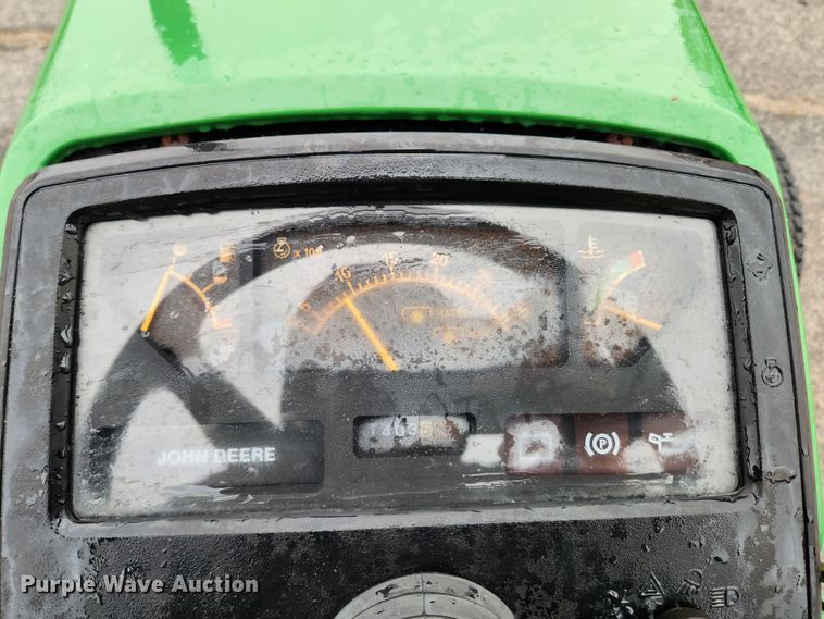 image for item KT9528 1996 John Deere 1070  tractor