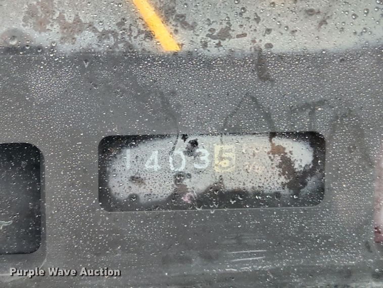 image for item KT9528 1996 John Deere 1070  tractor