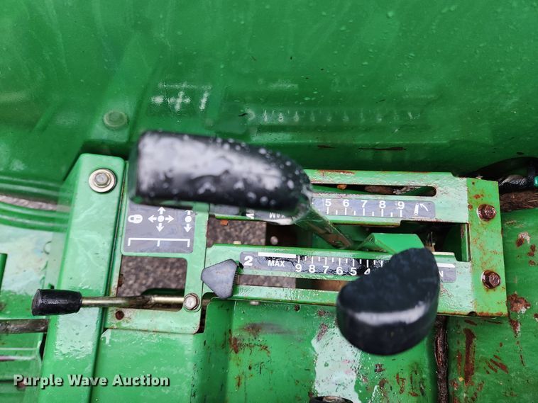 image for item KT9528 1996 John Deere 1070  tractor