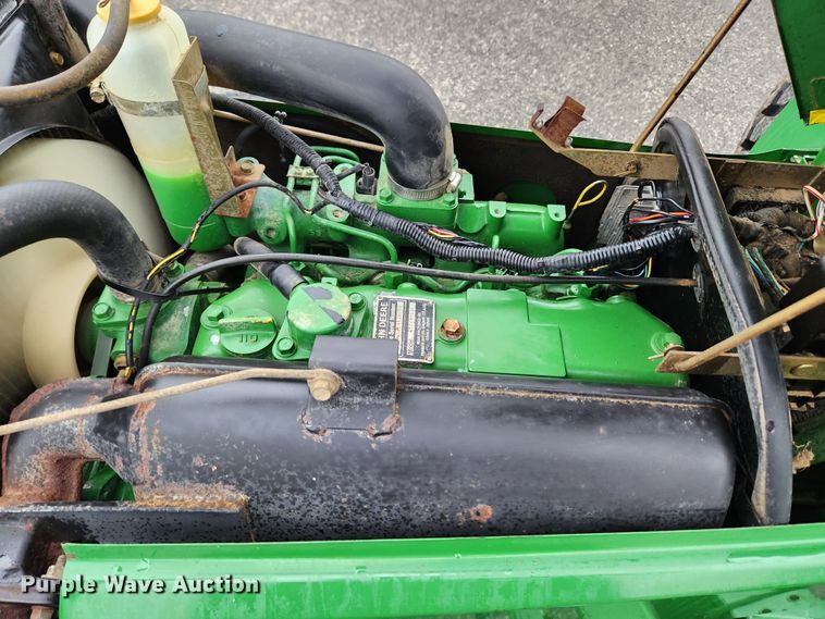 image for item KT9528 1996 John Deere 1070  tractor