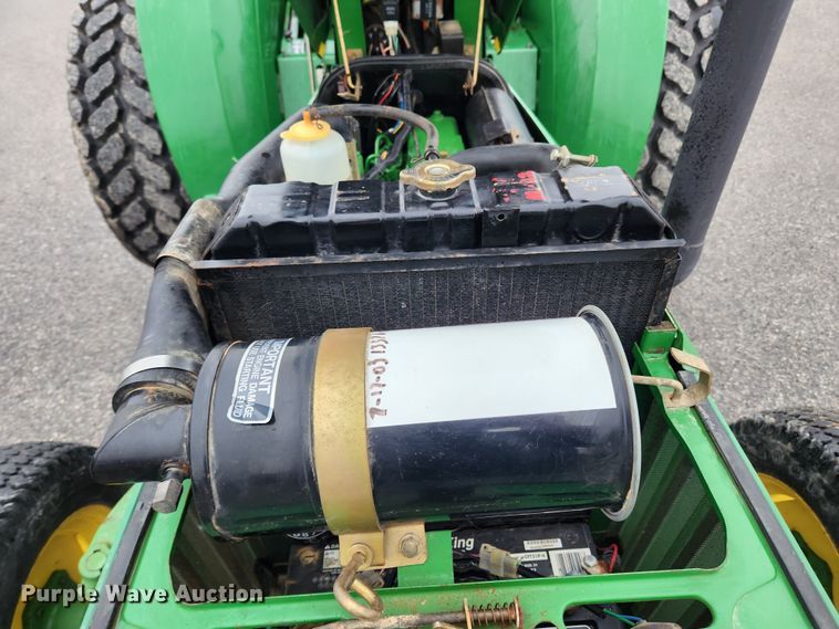 image for item KT9528 1996 John Deere 1070  tractor