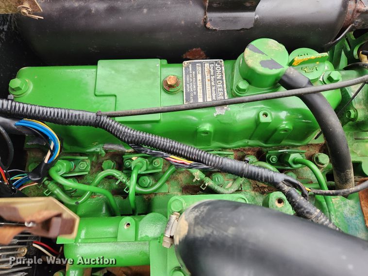 image for item KT9528 1996 John Deere 1070  tractor