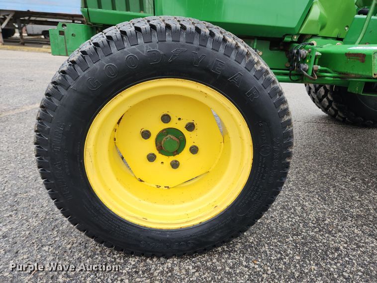 image for item KT9528 1996 John Deere 1070  tractor