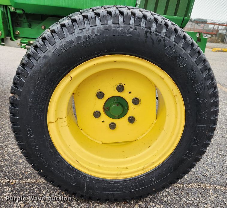 image for item KT9528 1996 John Deere 1070  tractor