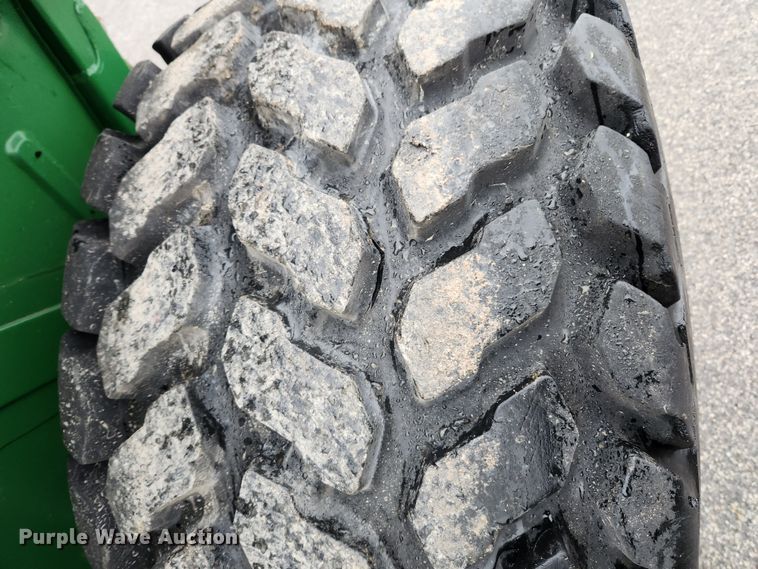 image for item KT9528 1996 John Deere 1070  tractor