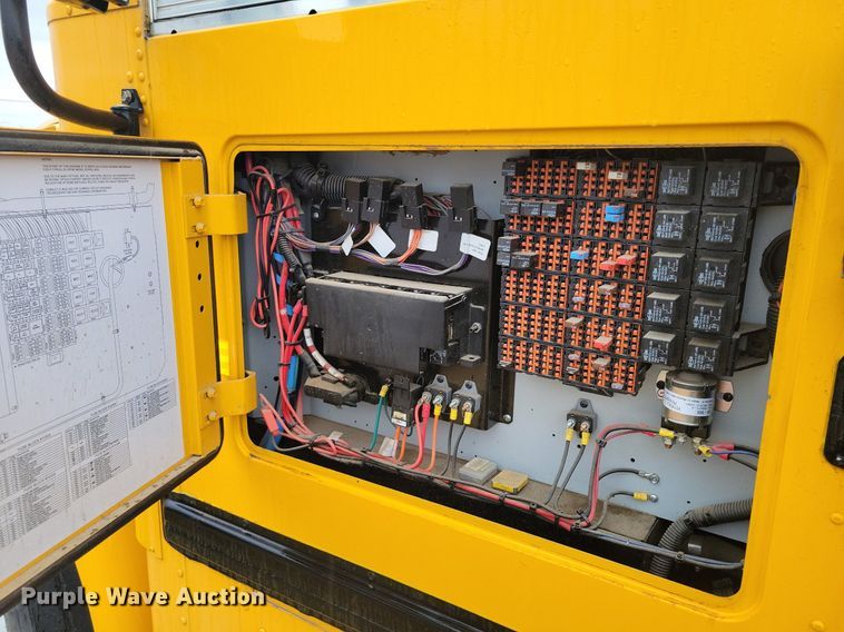 image for item LG9405 2014 IC PB105  school bus