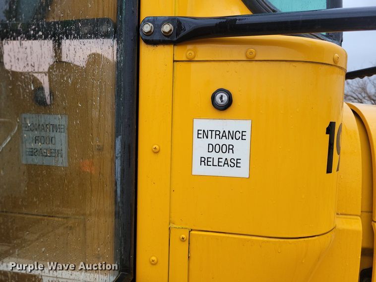 image for item LG9405 2014 IC PB105  school bus