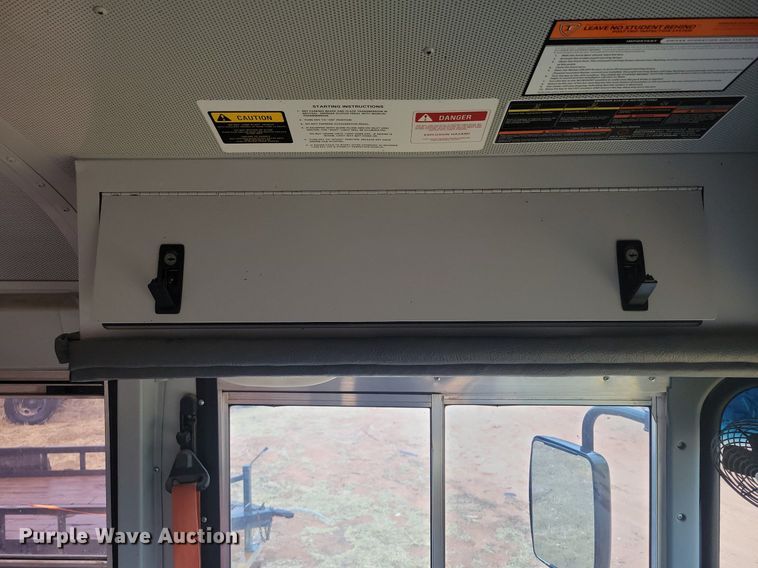 image for item LG9405 2014 IC PB105  school bus