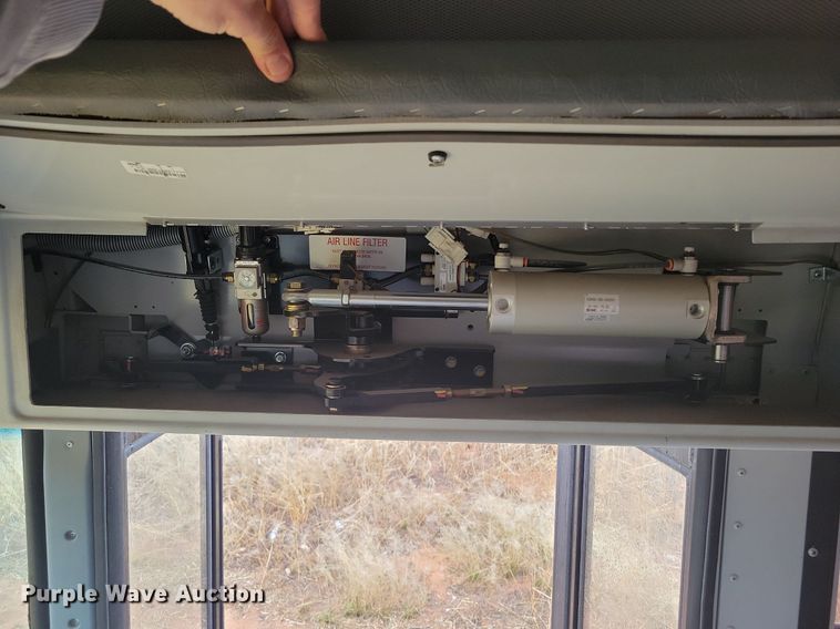 image for item LG9405 2014 IC PB105  school bus