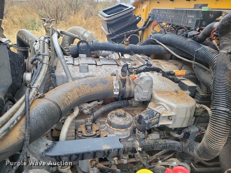 image for item LG9405 2014 IC PB105  school bus