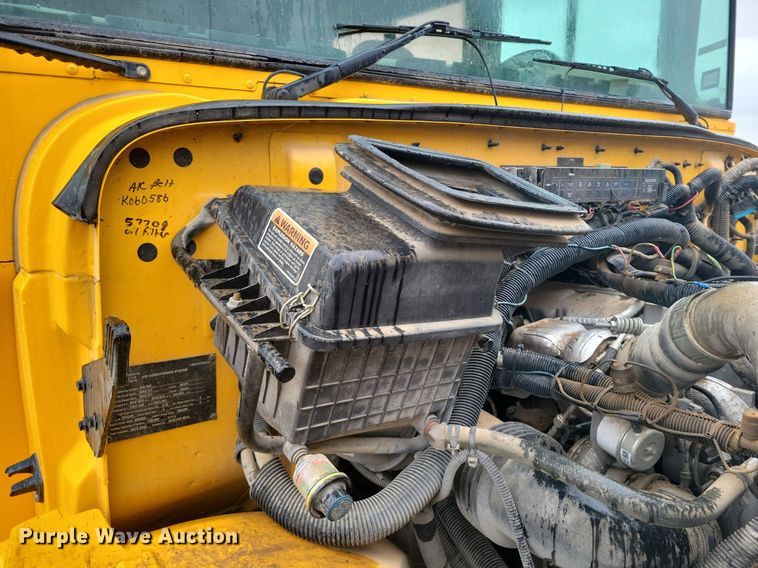 image for item LG9405 2014 IC PB105  school bus