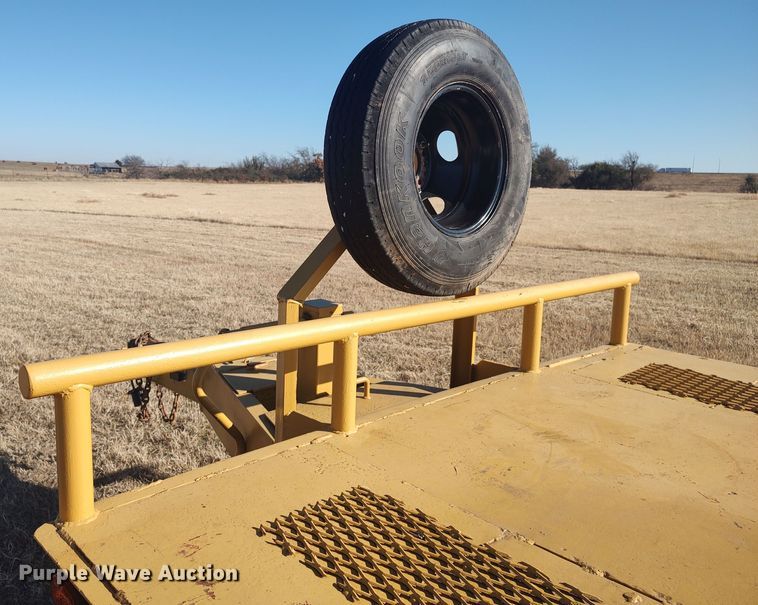 image for item LK9351 1977 Belshe  equipment trailer