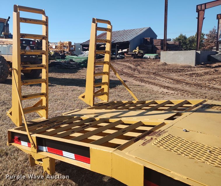 image for item LK9351 1977 Belshe  equipment trailer