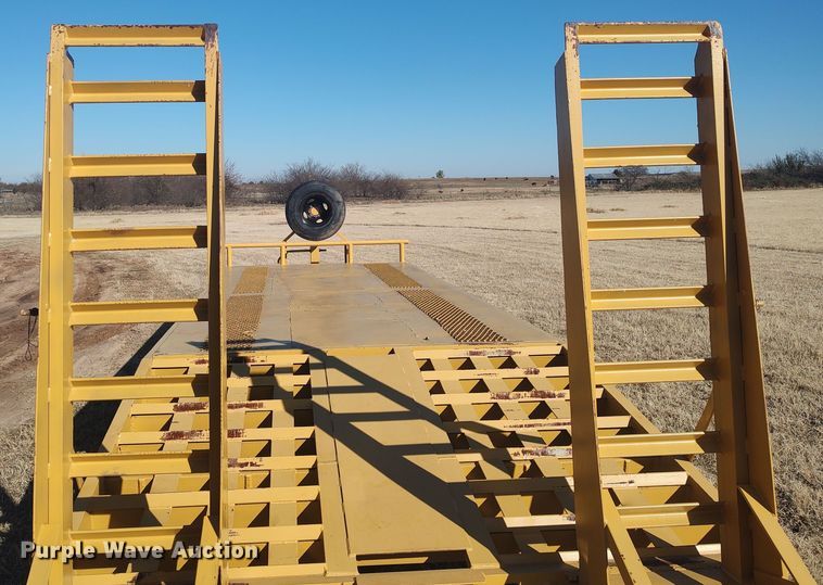 image for item LK9351 1977 Belshe  equipment trailer
