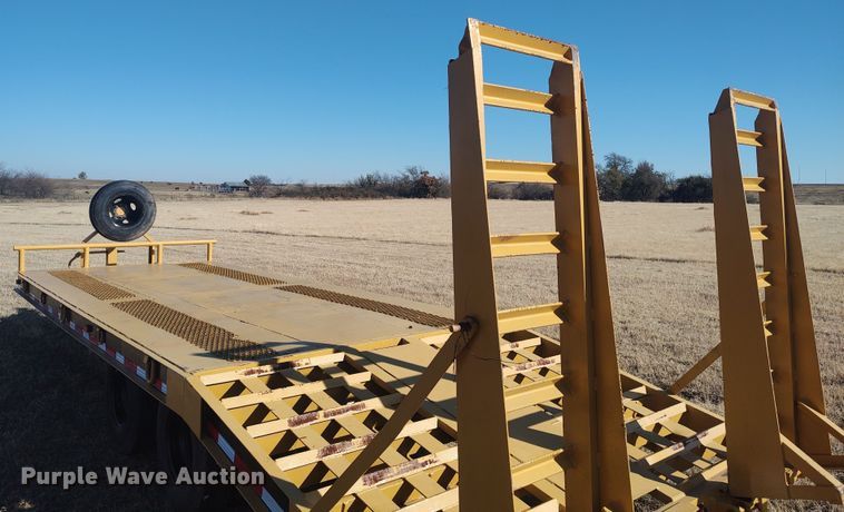 image for item LK9351 1977 Belshe  equipment trailer