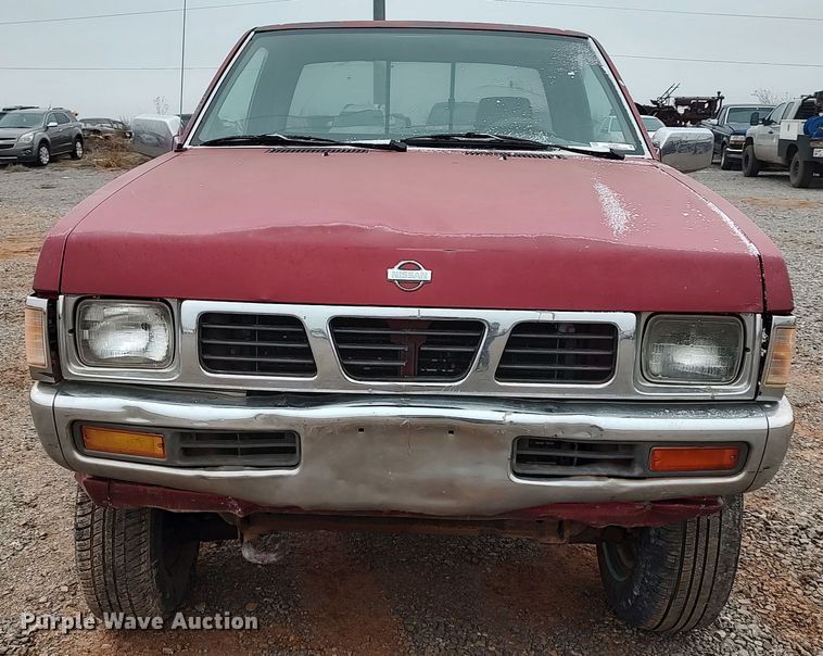 image for item LK9487 1995 Nissan XE  King Cab pickup truck