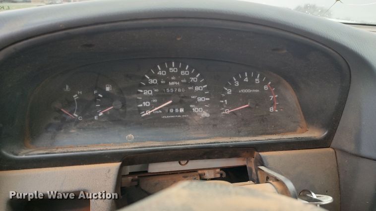 image for item LK9487 1995 Nissan XE  King Cab pickup truck