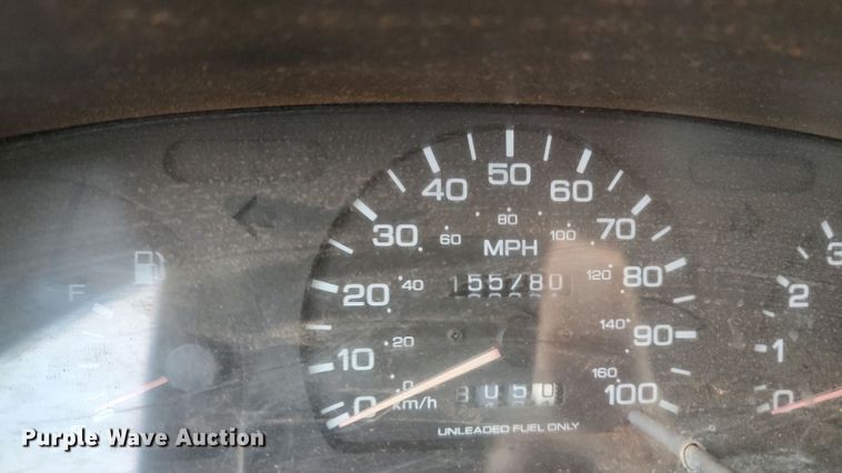 image for item LK9487 1995 Nissan XE  King Cab pickup truck