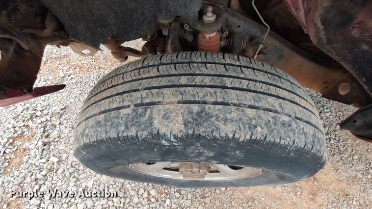 image for item LK9487 1995 Nissan XE  King Cab pickup truck