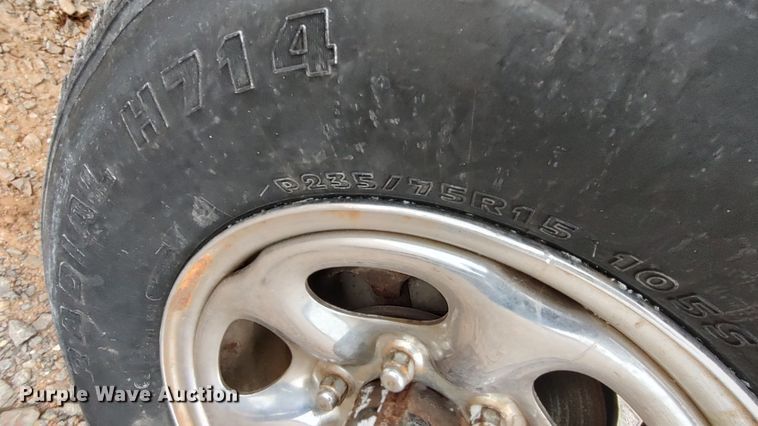 image for item LK9487 1995 Nissan XE  King Cab pickup truck