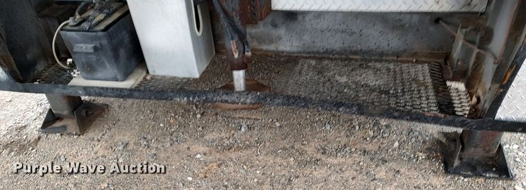 image for item LK9506 2002 US Cargo PCF8532TA6  enclosed cargo trailer