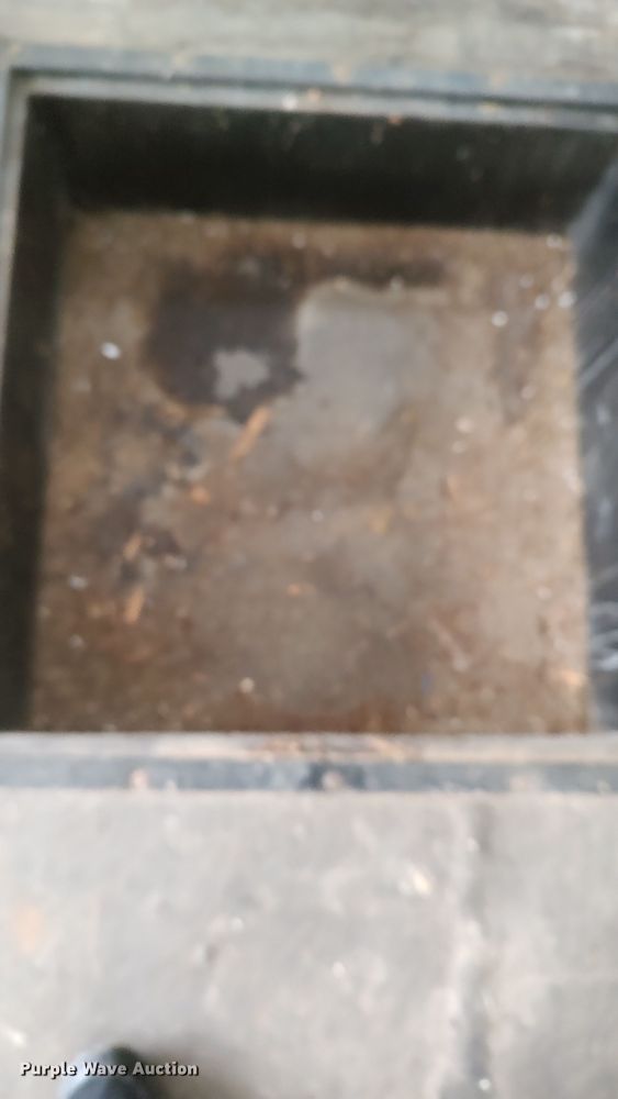 image for item LK9506 2002 US Cargo PCF8532TA6  enclosed cargo trailer