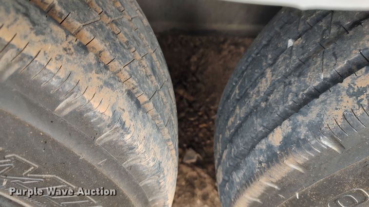 image for item LK9506 2002 US Cargo PCF8532TA6  enclosed cargo trailer