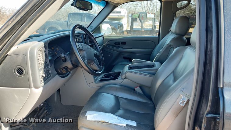 image for item LK9512 2005 GMC Yukon XL  SUV