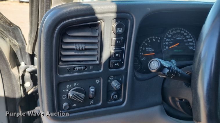 image for item LK9512 2005 GMC Yukon XL  SUV