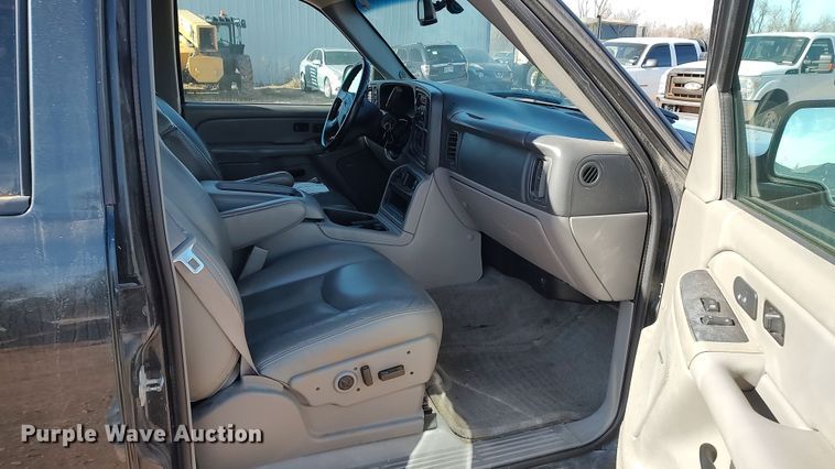 image for item LK9512 2005 GMC Yukon XL  SUV