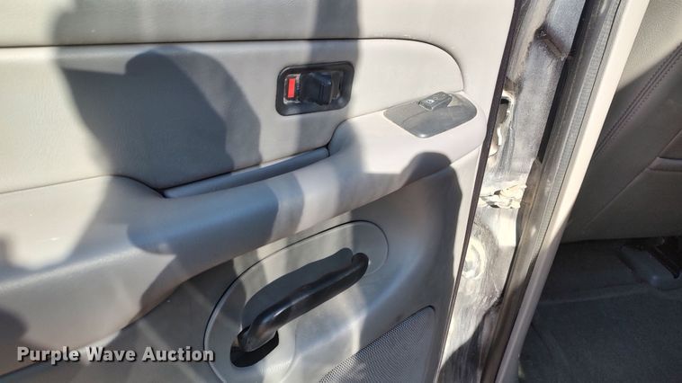 image for item LK9512 2005 GMC Yukon XL  SUV