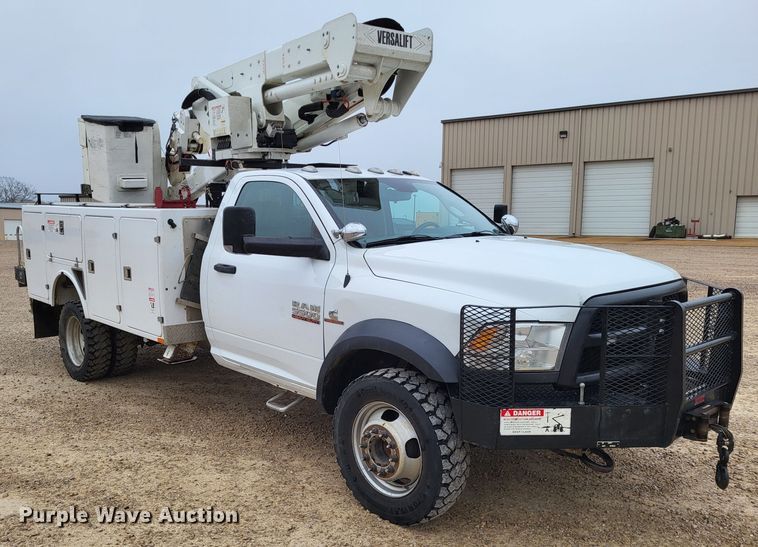 image for item LR9136 2015 Dodge Ram 5500HD  bucket truck