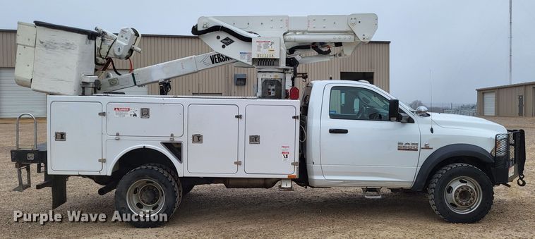 image for item LR9136 2015 Dodge Ram 5500HD  bucket truck