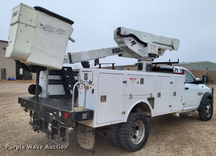 image for item LR9136 2015 Dodge Ram 5500HD  bucket truck