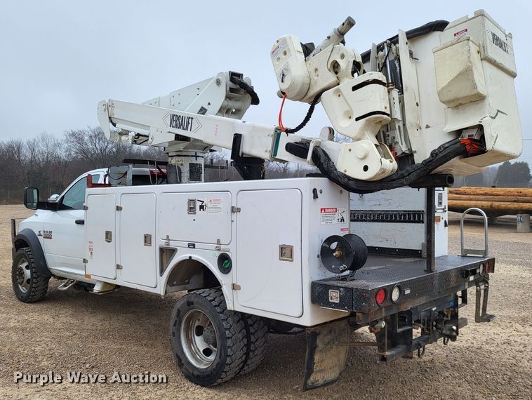 image for item LR9136 2015 Dodge Ram 5500HD  bucket truck