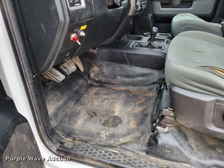 image for item LR9136 2015 Dodge Ram 5500HD  bucket truck