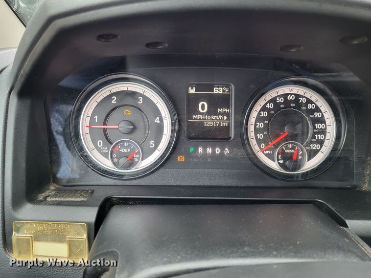 image for item LR9136 2015 Dodge Ram 5500HD  bucket truck