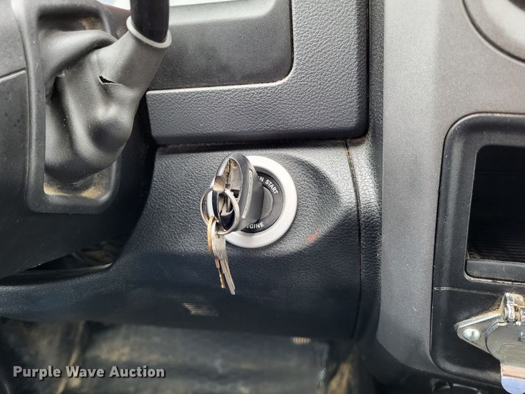 image for item LR9136 2015 Dodge Ram 5500HD  bucket truck