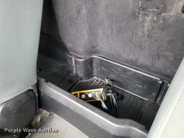 image for item LR9136 2015 Dodge Ram 5500HD  bucket truck