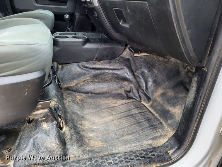 image for item LR9136 2015 Dodge Ram 5500HD  bucket truck