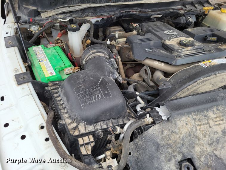 image for item LR9136 2015 Dodge Ram 5500HD  bucket truck