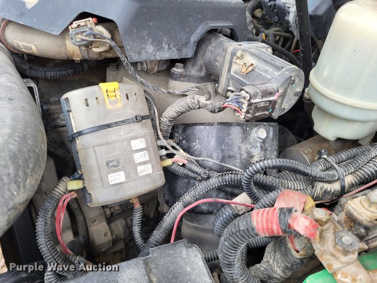 image for item LR9136 2015 Dodge Ram 5500HD  bucket truck