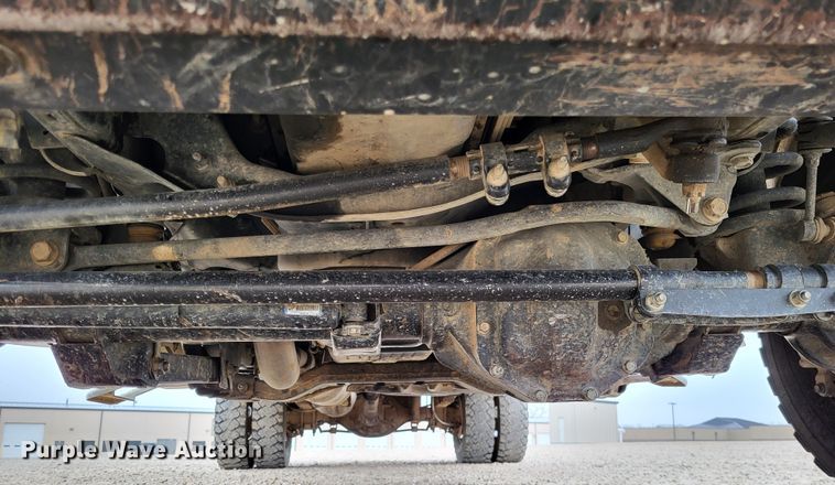 image for item LR9136 2015 Dodge Ram 5500HD  bucket truck