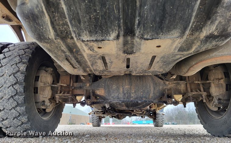 image for item LR9136 2015 Dodge Ram 5500HD  bucket truck