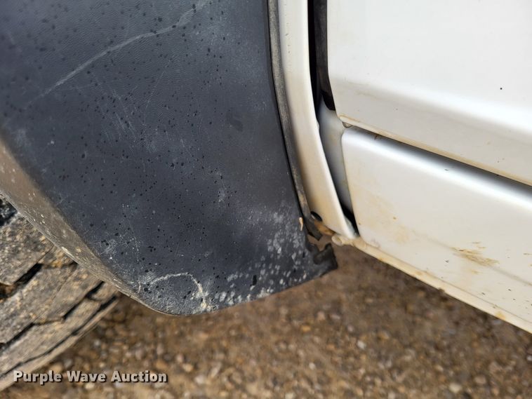 image for item LR9136 2015 Dodge Ram 5500HD  bucket truck